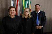 Descrição de imagem: Fotografia dos desembargadores (as) Sulamir Palmeira Monassa de Almeida, Maria Valquíria Norat Coelho e Luís José de Jesus Ribeiro.